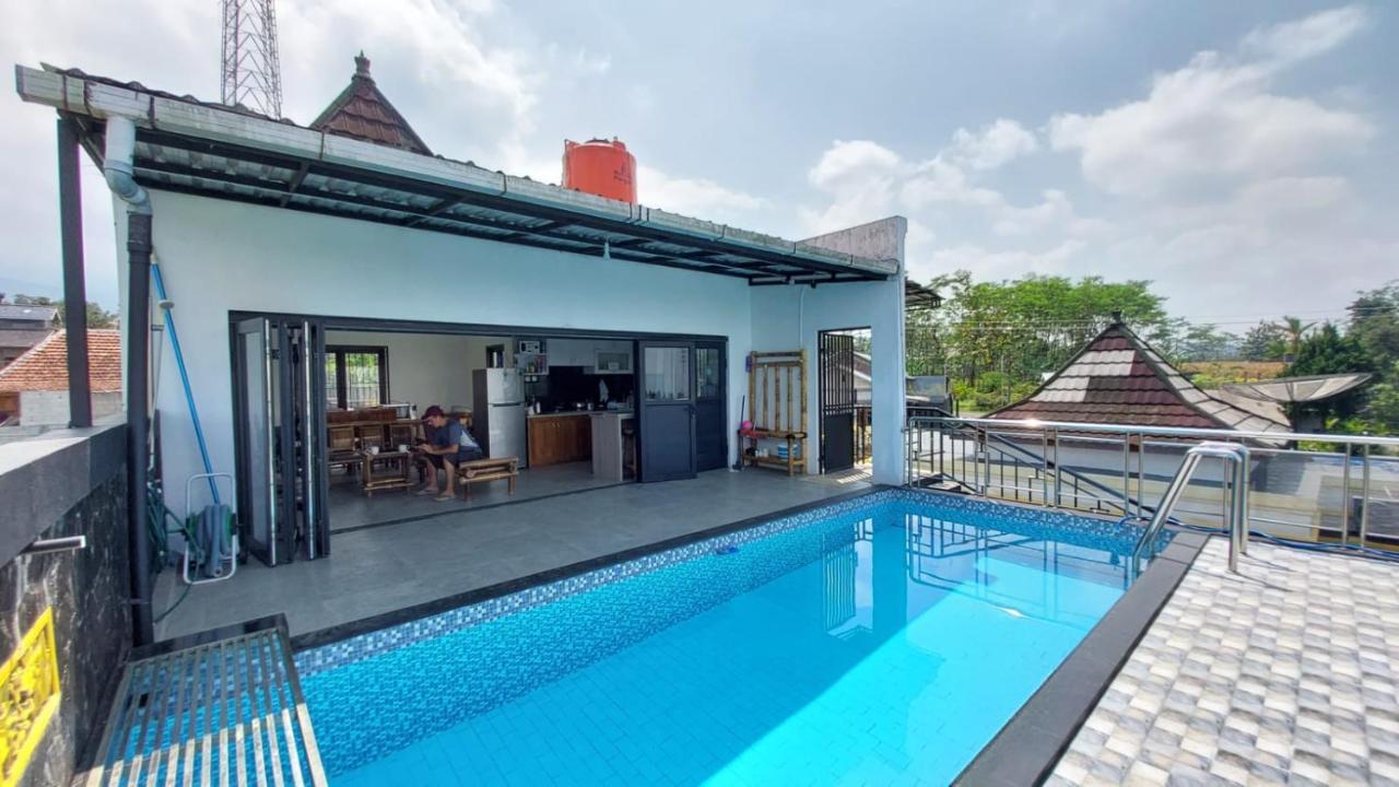 Pool Villa Saung Suluh Purwokerto Esterno foto