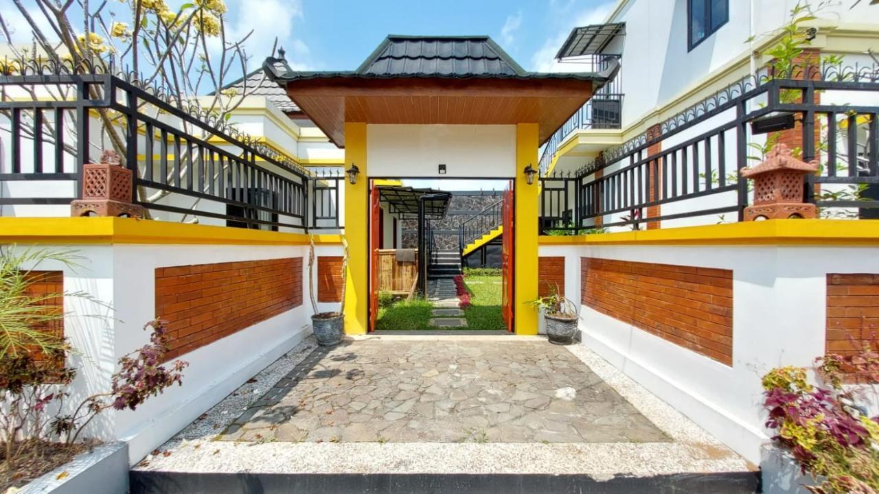 Pool Villa Saung Suluh Purwokerto Esterno foto