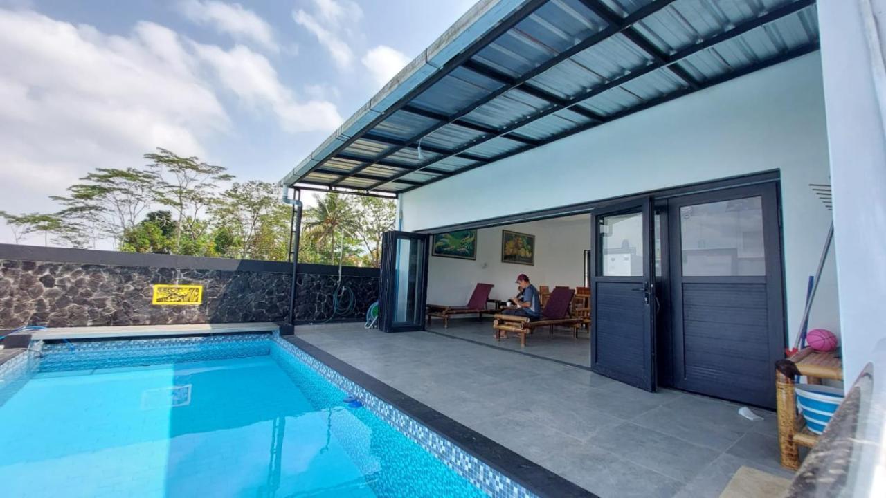 Pool Villa Saung Suluh Purwokerto Esterno foto