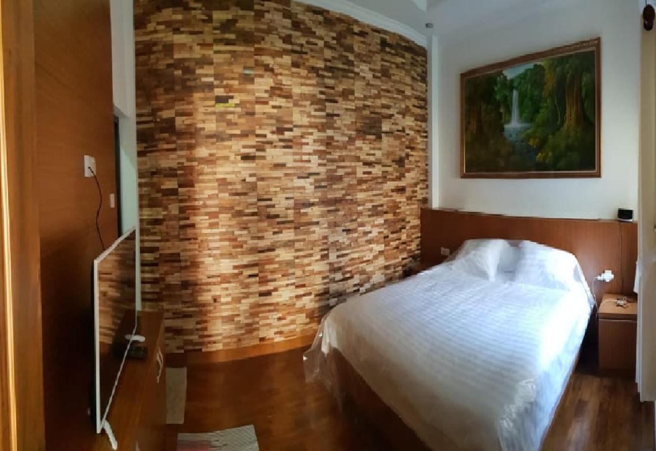 Pool Villa Saung Suluh Purwokerto Esterno foto